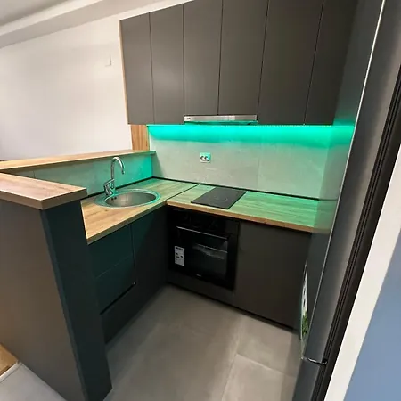 Apartment Remote Work - *